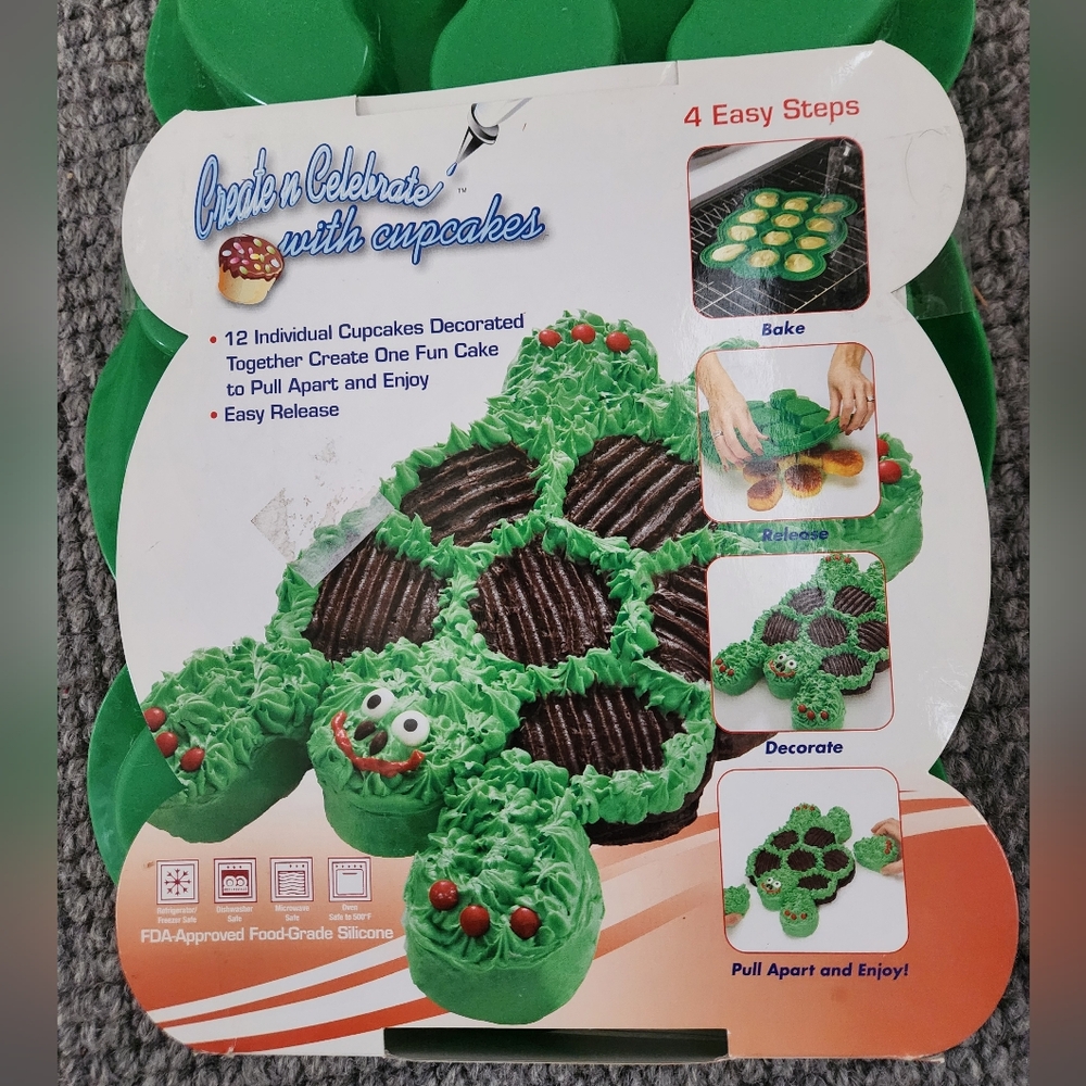 Green Turtle Silicone "Pull Apart" Cupcake Mold NWT - Picture 2 of 3